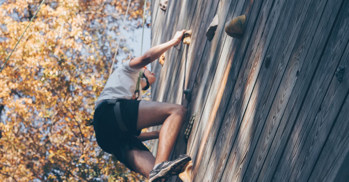 découvrez le monde passionnant de l'escalade : techniques, conseils pratiques et meilleures destinations pour grimper, que vous soyez débutant ou expert. rejoignez-nous pour une aventure inoubliable en pleine nature.