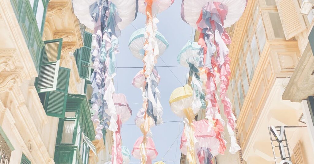 découvrez l'art du festonnement, une technique décorative qui sublime vos événements et espaces avec élégance. apprenez à créer des guirlandes et ornements festifs pour chaque occasion, des anniversaires aux mariages. transformez votre vision en réalité avec nos conseils et inspirations.