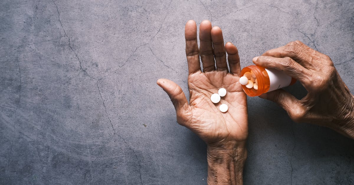 découvrez tout ce qu'il faut savoir sur le dosage du glyphosate, un herbicide couramment utilisé. apprenez comment optimiser son utilisation tout en respectant les réglementations pour garantir une application efficace et sûre.
