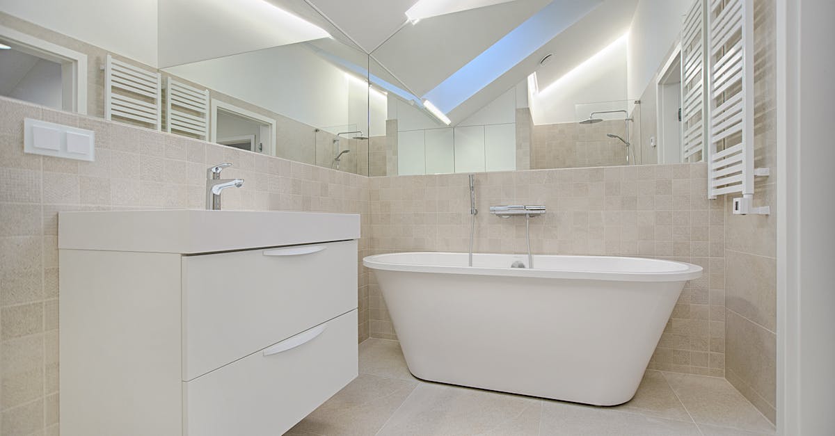 découvrez notre sélection de seuils de douche qui allient esthétisme et fonctionnalité. idéaux pour un aménagement moderne, nos seuils garantissent une étanchéité parfaite tout en ajoutant une touche élégante à votre salle de bain. parfaits pour chaque style, explorez nos options dès maintenant !