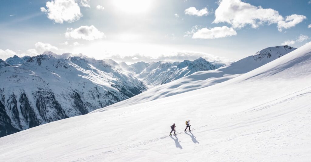 découvrez l'univers du ski : les meilleurs conseils pour débutants, des destinations incontournables, et des astuces pour profiter pleinement des pistes enneigées. préparez vos vacances au ski dès maintenant !