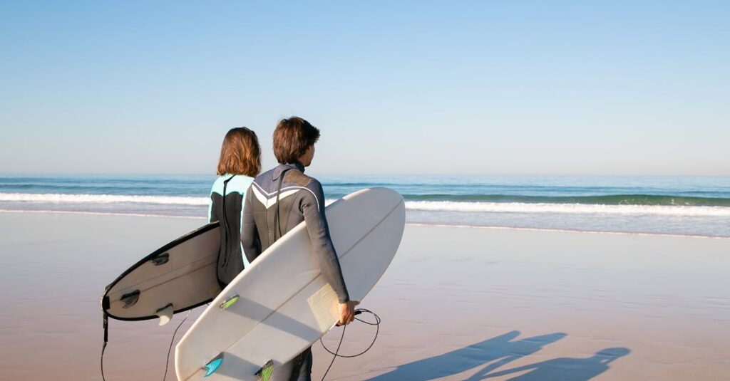 découvrez l'univers passionnant du surf : des vagues majestueuses, des astuces pour débutants, et les meilleures destinations pour surfer. préparez-vous à vivre des sensations uniques et à maîtriser votre planche !