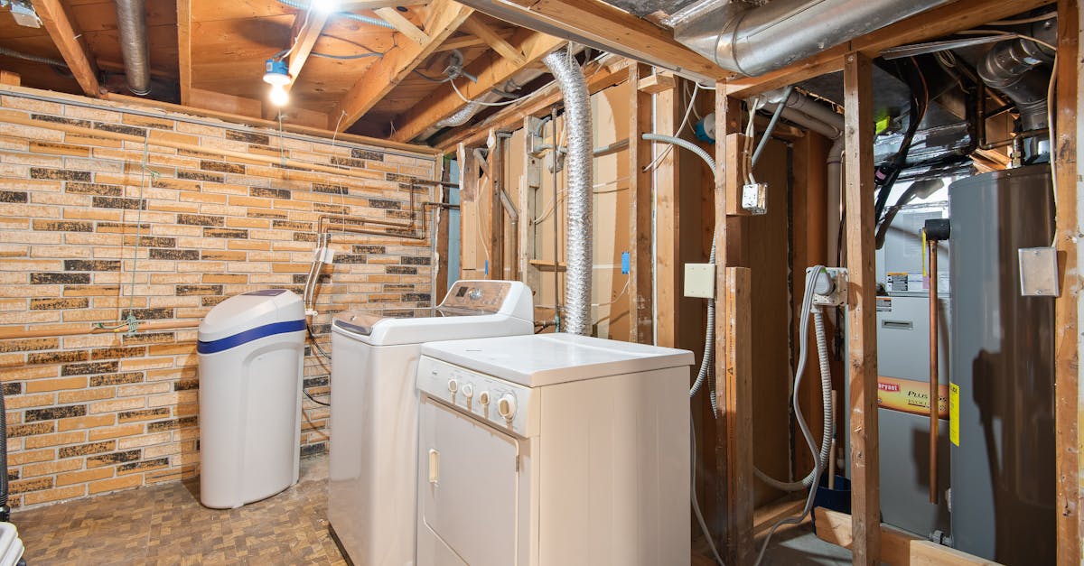 découvrez comment isoler efficacement le plafond de votre sous-sol pour améliorer le confort thermique de votre maison. cette guide complète vous présente les meilleures techniques et matériaux d'isolation, afin de réduire les pertes de chaleur et d'optimiser votre consommation énergétique.