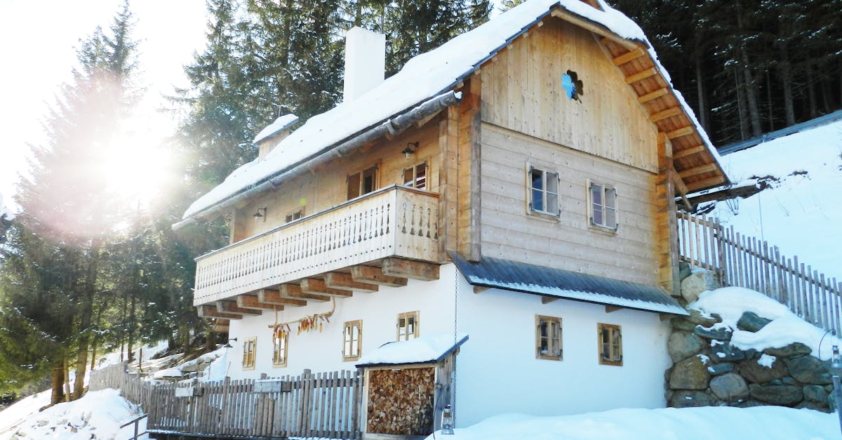 découvrez notre chalet chaleureux, un refuge idéal au cœur de la nature. profitez d'un séjour relaxant avec des paysages enchanteurs, des activités de plein air et tout le confort moderne. parfait pour des vacances en famille ou un escapade romantique.