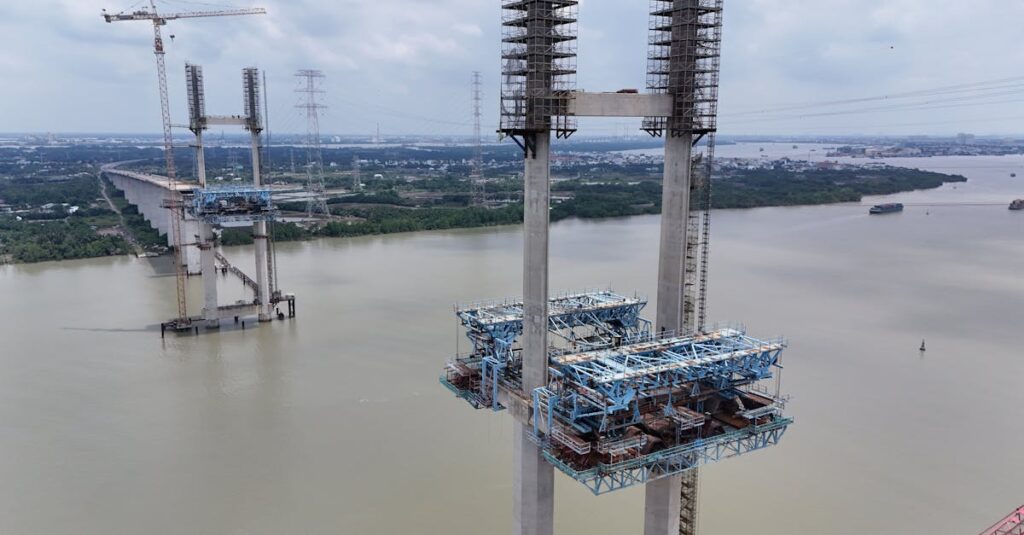 découvrez les réglementations essentielles pour les chantiers de construction en france. assurez la sécurité, la conformité et le bon déroulement de vos projets grâce à nos conseils sur les normes et les pratiques en vigueur.