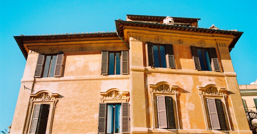 découvrez notre service de restauration de façades, qui allie expertise et savoir-faire pour redonner vie et éclat à vos murs extérieurs. profitez d'une rénovation durable et esthétique qui protège votre patrimoine tout en améliorant l'apparence de votre bâtiment.