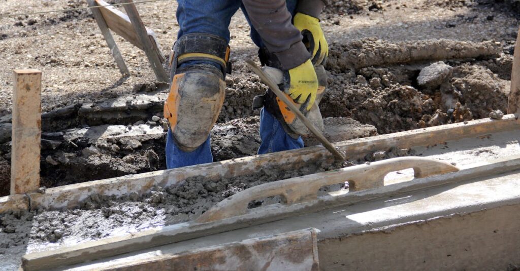 découvrez tout sur le coffrage en béton, une technique essentielle dans la construction. apprenez les différents types de coffrages, leurs avantages et comment choisir la meilleure option pour vos projets. optimisez la solidité et la durabilité de vos structures en béton.
