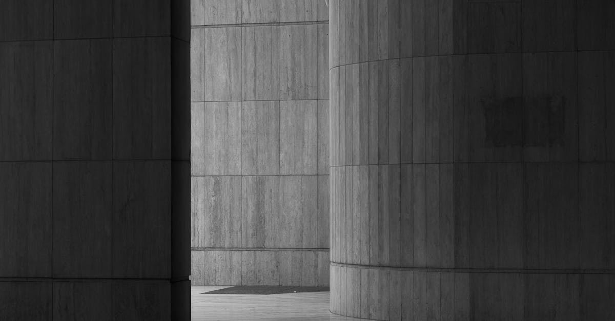 découvrez le coffrage en béton, une technique essentielle pour la construction qui permet de créer des structures solides et durables. apprenez-en plus sur les types de coffrages, leurs avantages et leur application dans divers projets de bâtiment.
