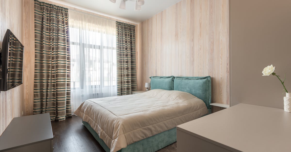 découvrez des idées inspirantes et des conseils pratiques pour concevoir une petite chambre. optimisez l'espace, choisissez des meubles multifonctionnels et explorez des palettes de couleurs apaisantes pour créer un cocon accueillant et fonctionnel.
