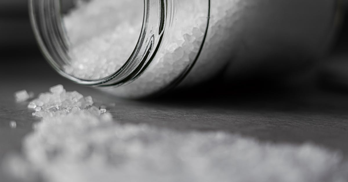 découvrez le sodium bisulfate, un composé chimique aux multiples applications dans l'industrie, le traitement de l'eau et la maintenance de la piscine. apprenez-en davantage sur ses propriétés, ses utilisations et les précautions à prendre pour une manipulation sécurisée.