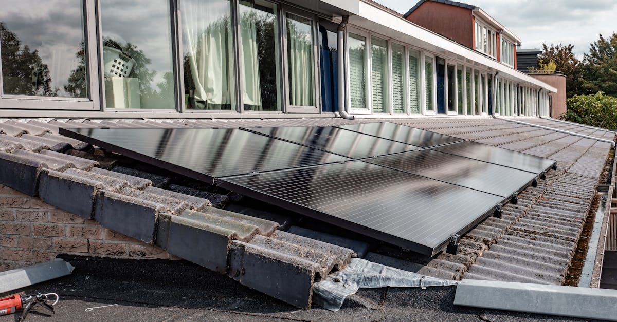 découvrez les panneaux solaires transparents, une innovation révolutionnaire qui combine efficacité énergétique et esthétique. parfaits pour les surfaces vitrées, ils produisent de l'électricité tout en préservant la luminosité naturelle de votre espace. idéaux pour les bâtiments modernes et durables.