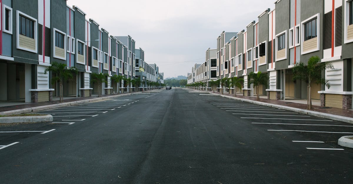 découvrez le concept de condominium : un mode de vie moderne alliant confort, sécurité et commodités. plongez dans l'univers des appartements en copropriété, où chaque résident bénéficie d'espaces communs partagés tout en préservant son intimité. explorez les avantages d'un condominium, que ce soit pour vivre ou investir, et trouvez l'équilibre parfait entre vie collective et autonomie.