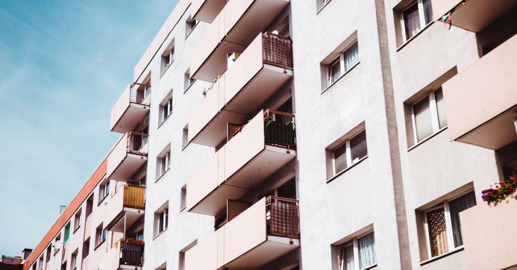 découvrez le concept de condominium : un mode de vie moderne alliant confort et communauté. explorez les avantages de vivre dans un espace partagé tout en bénéficiant d'une propriété privée. idéal pour ceux qui recherchent un équilibre entre indépendance et convivialité.