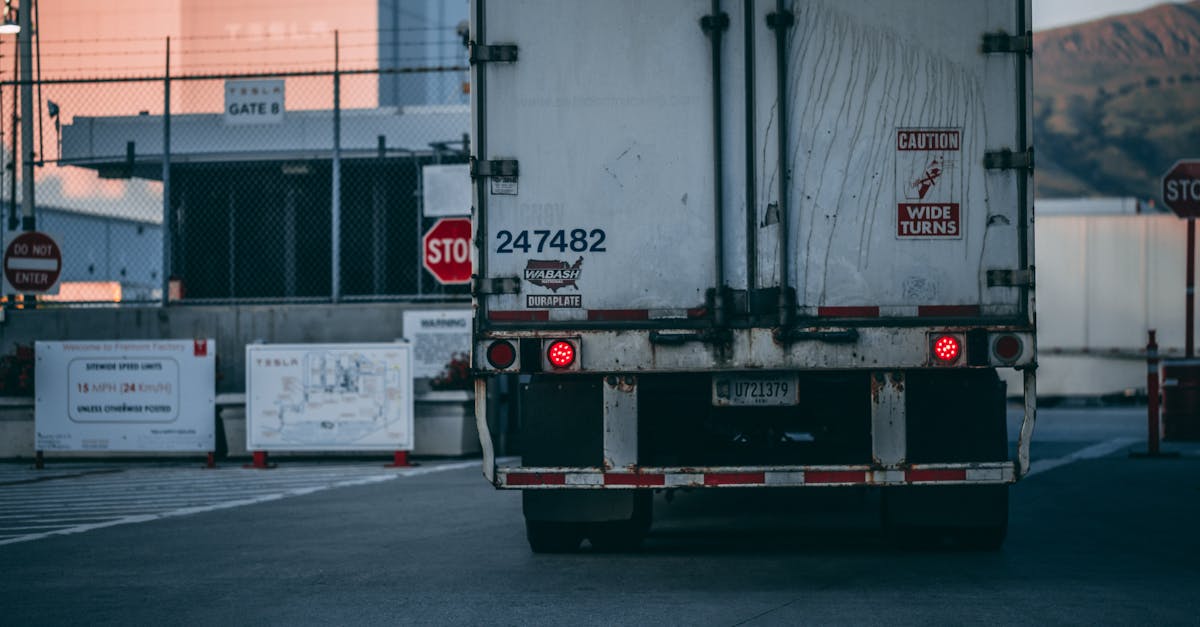 découvrez l'univers de la logistique : optimisez vos chaînes d'approvisionnement, gérez vos stocks efficacement et améliorez la distribution de vos produits. explorez les meilleures pratiques et innovations du secteur pour assurer une livraison rapide et fiable.