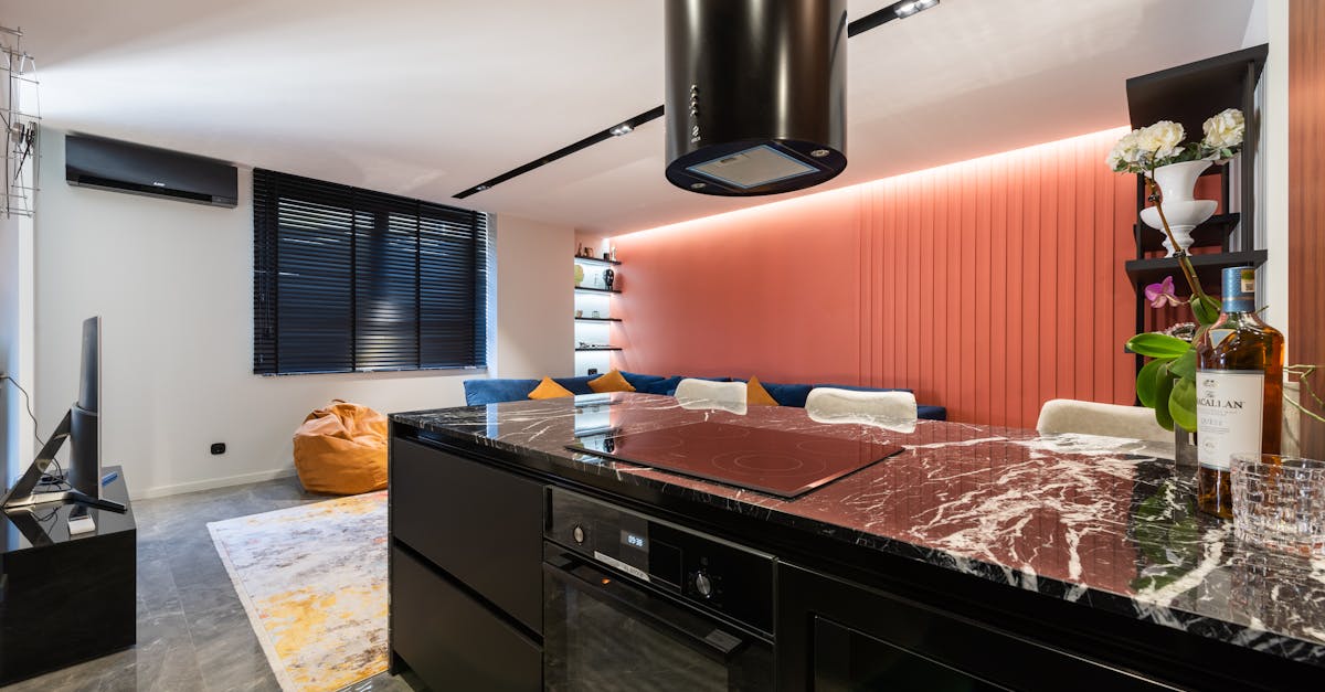 découvrez comment sublimer votre intérieur avec un canapé orange tendance. notre guide de décoration vous offre des astuces pour harmoniser votre salon et apporter une touche de chaleur et de modernité à votre espace.