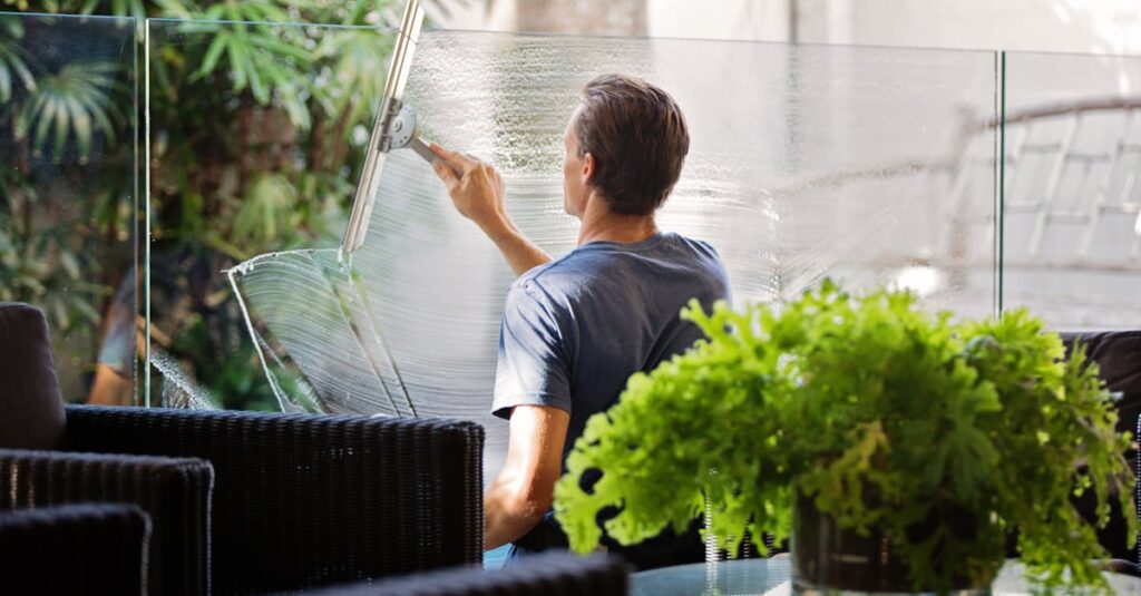 découvrez nos services de cleaning professionnels pour un intérieur impeccable. nettoyage complet, efficace et respectueux de l'environnement pour votre maison ou bureau. demandez votre devis gratuit !