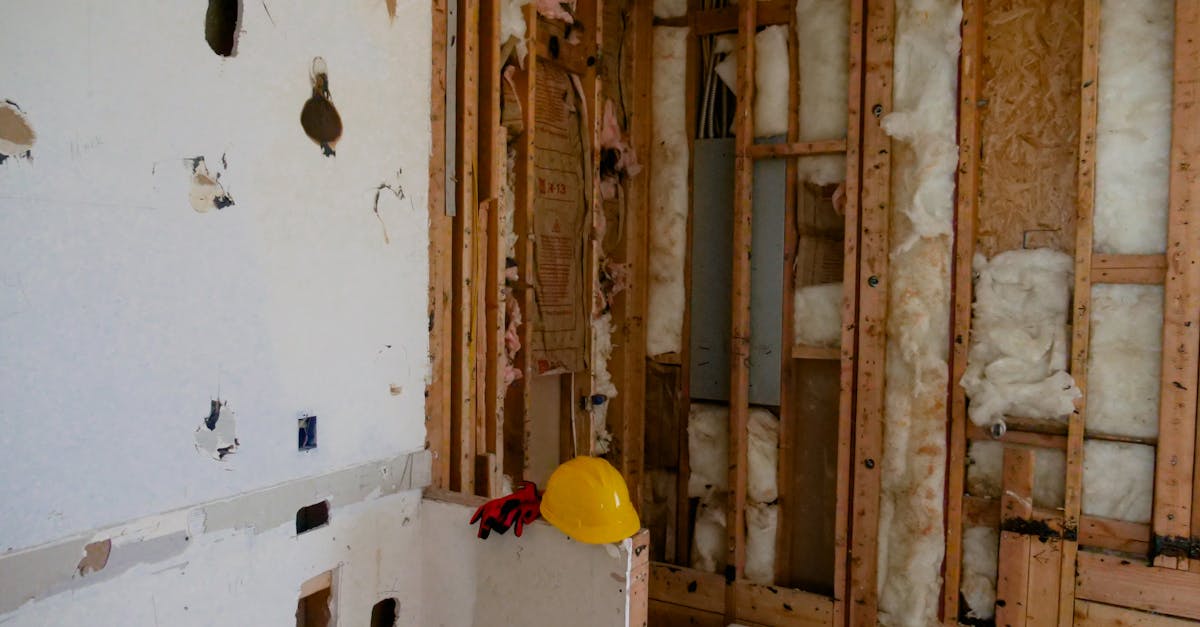 découvrez nos services professionnels de réparation de plaques de plâtre (drywall) pour redonner vie à vos murs. que ce soit pour des fissures, des trous ou des dommages, notre équipe garantit des finitions impeccables et durables.