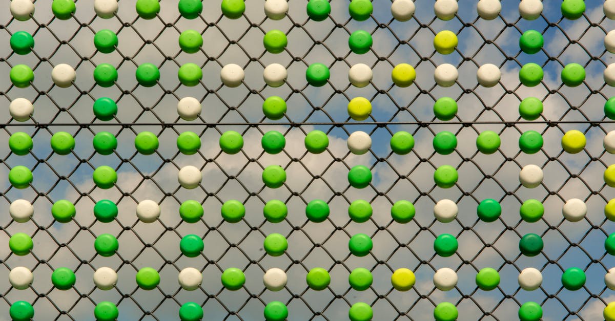 découvrez le coût d'installation d'une clôture : facteurs influençant le prix, estimation selon les matériaux, conseils pour économiser et obtenir un devis précis pour votre projet de clôture.
