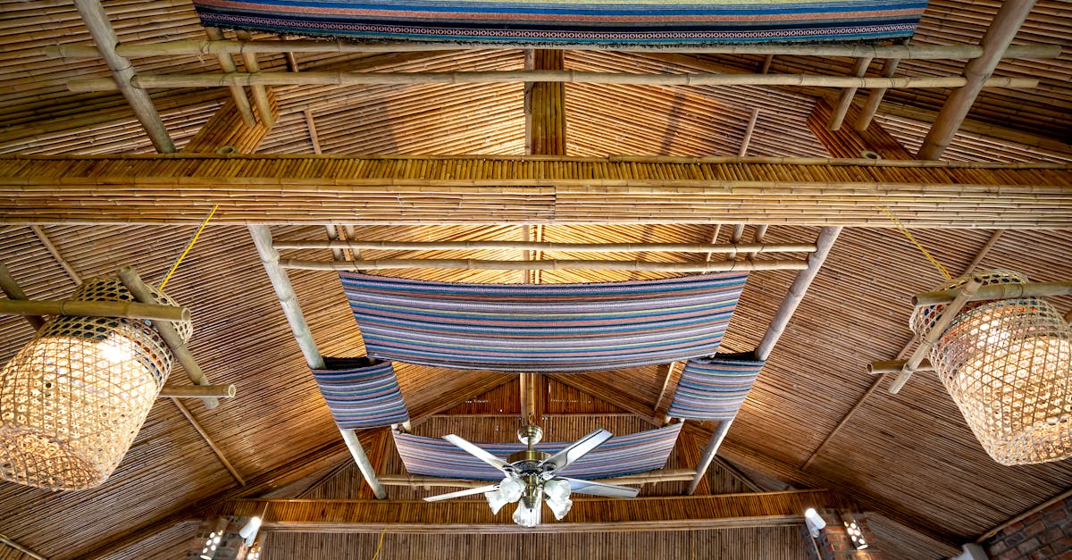 découvrez tout sur le plafond suspendu : solution moderne pour cacher les câbles, améliorer l'isolation acoustique et donner une nouvelle vie à vos espaces intérieurs. conseils, avantages et idées d'installation.