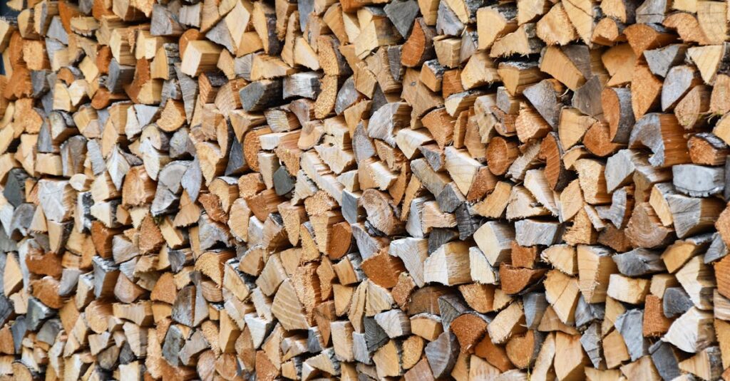 découvrez tout ce qu'il faut savoir sur le bois de chauffage : types, avantages, conseils de stockage et d’utilisation pour un feu efficace et écologique.