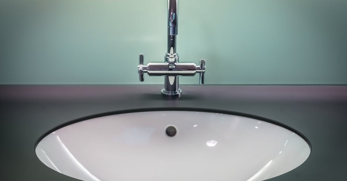 découvrez tout ce qu’il faut savoir sur la plomberie : conseils d’entretien, solutions pour les fuites, installation et dépannage de vos équipements sanitaires par des experts.