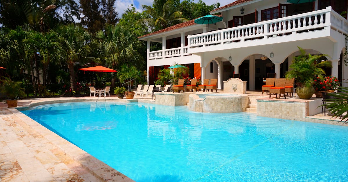 découvrez tout ce qu'il faut savoir sur les piscines : conseils d'entretien, types de pools, astuces pour choisir la piscine idéale et profiter pleinement de vos moments de détente à la maison.