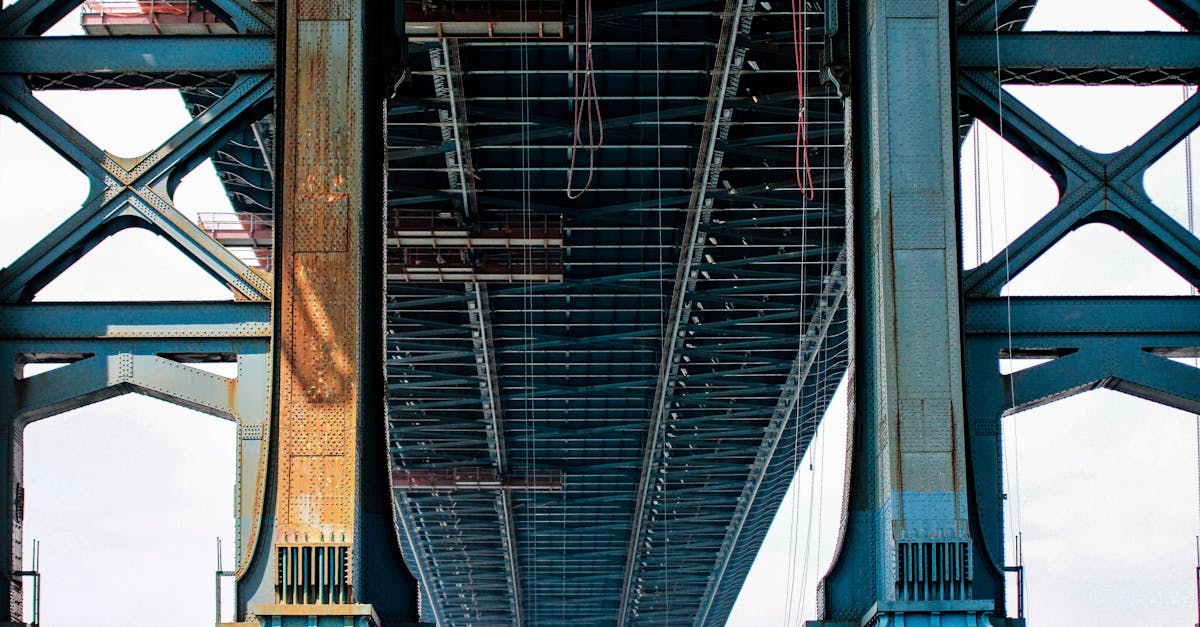 découvrez tout ce qu'il faut savoir sur les rivets : types, utilisations, avantages et conseils pour choisir le bon rivet pour vos projets de fixation dans la construction ou le bricolage.