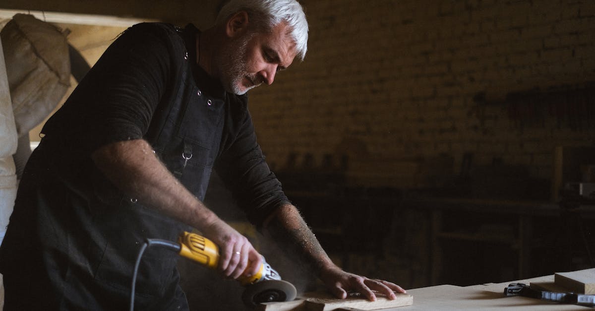 découvrez les principales techniques de décapage du bois pour restaurer ou rénover vos meubles et surfaces en bois. conseils, méthodes et astuces efficaces.