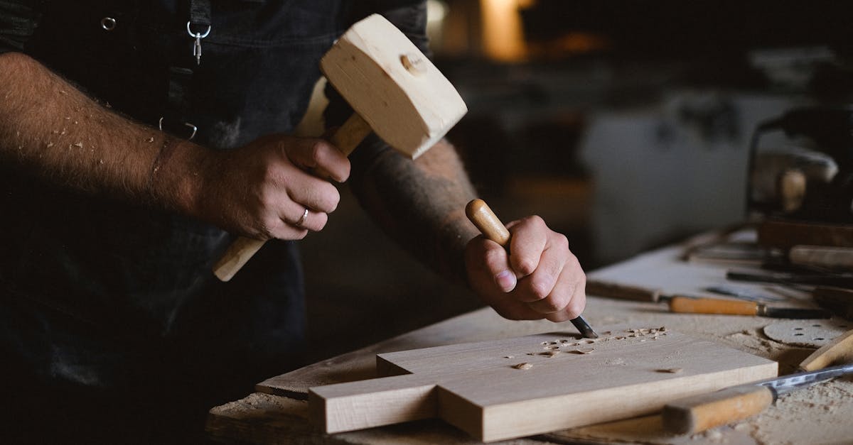 découvrez les meilleures techniques de décapage du bois pour restaurer vos meubles, portes ou poutres. conseils, outils et méthodes pour obtenir un résultat professionnel en toute sécurité.