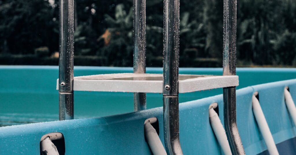découvrez nos conseils et services pour l’entretien de votre piscine : nettoyage, traitements de l’eau et maintenance des équipements pour une piscine propre et sécurisée toute l’année.