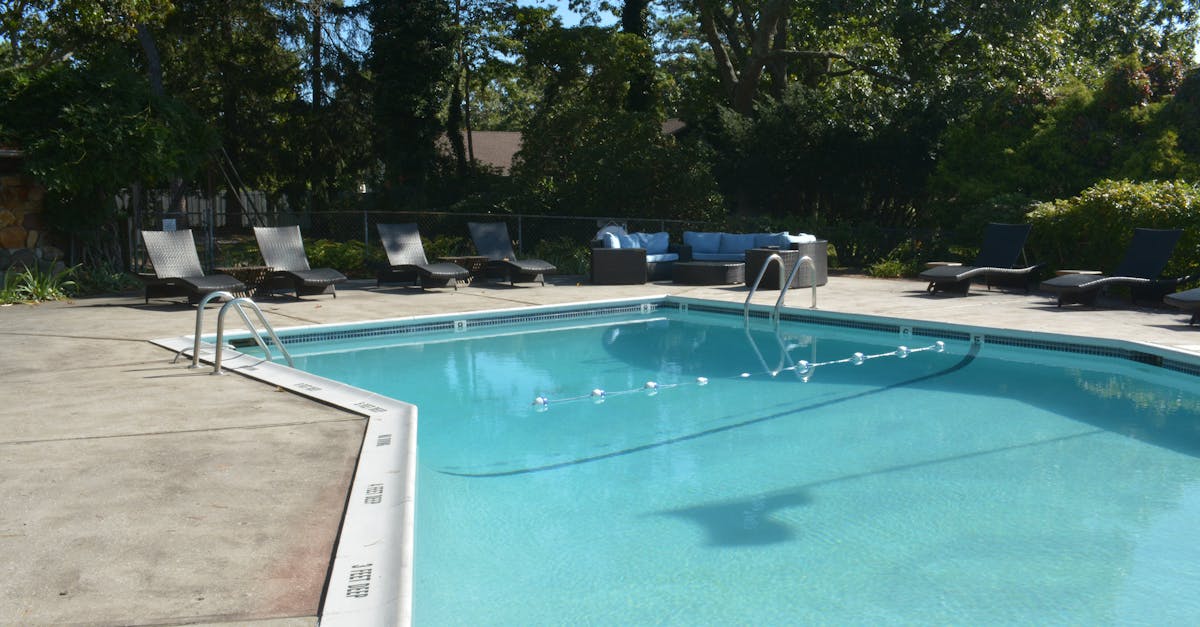 découvrez nos conseils et astuces pour une maintenance de piscine efficace : nettoyage, traitement de l’eau et entretien régulier pour profiter d’une eau claire toute l’année.