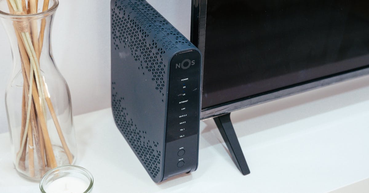 découvrez tout ce qu'il faut savoir sur les routeurs : leur fonctionnement, leurs avantages et comment choisir le modèle adapté à vos besoins pour optimiser votre réseau internet à la maison ou au bureau.