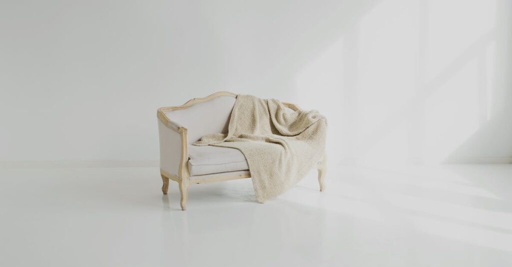 redonnez vie à vos tissus avec notre service de nettoyage de meubles. éliminez taches, allergènes et odeurs pour un intérieur frais et sain. devis gratuit !