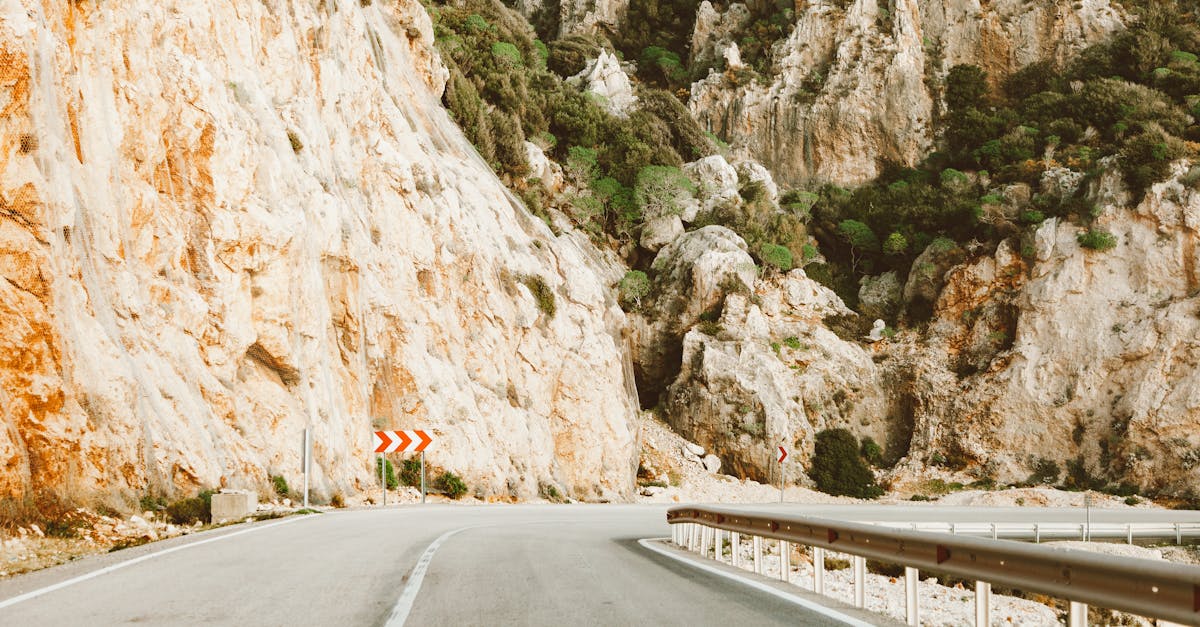 découvrez pourquoi un disjoncteur déclenche, les causes courantes de déclenchement et comment résoudre les problèmes liés à un disjoncteur qui saute.