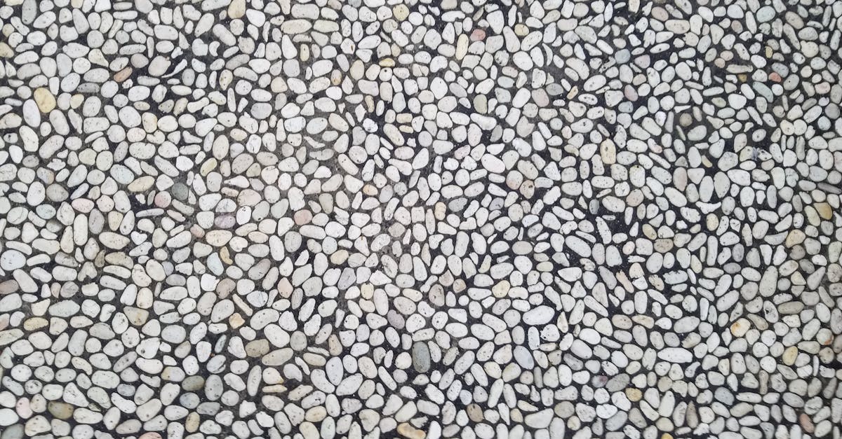 découvrez le revêtement de sol en gravier lié à la résine : une solution esthétique, durable et facile à entretenir pour vos allées, terrasses et espaces extérieurs.